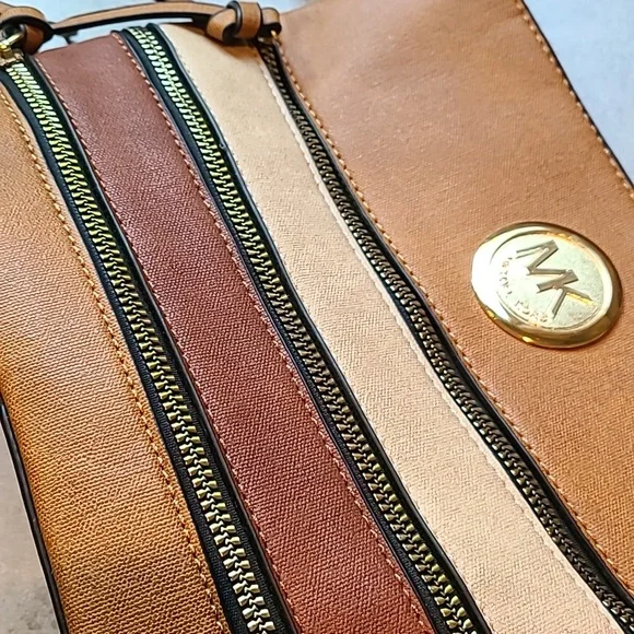 Unique Hand Bag - Picture 3 of 4